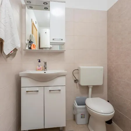 2 Bedroom Gorgeous In Apartment