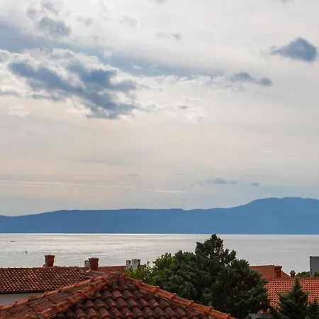 Apartment 2 Bedroom Gorgeous In *