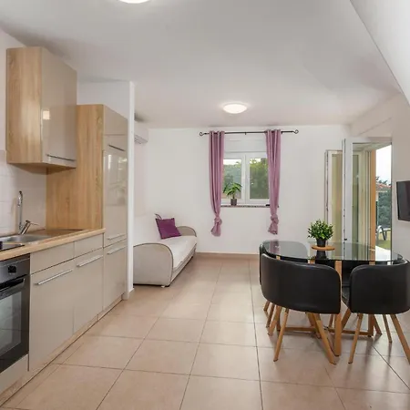 2 Bedroom Gorgeous In *